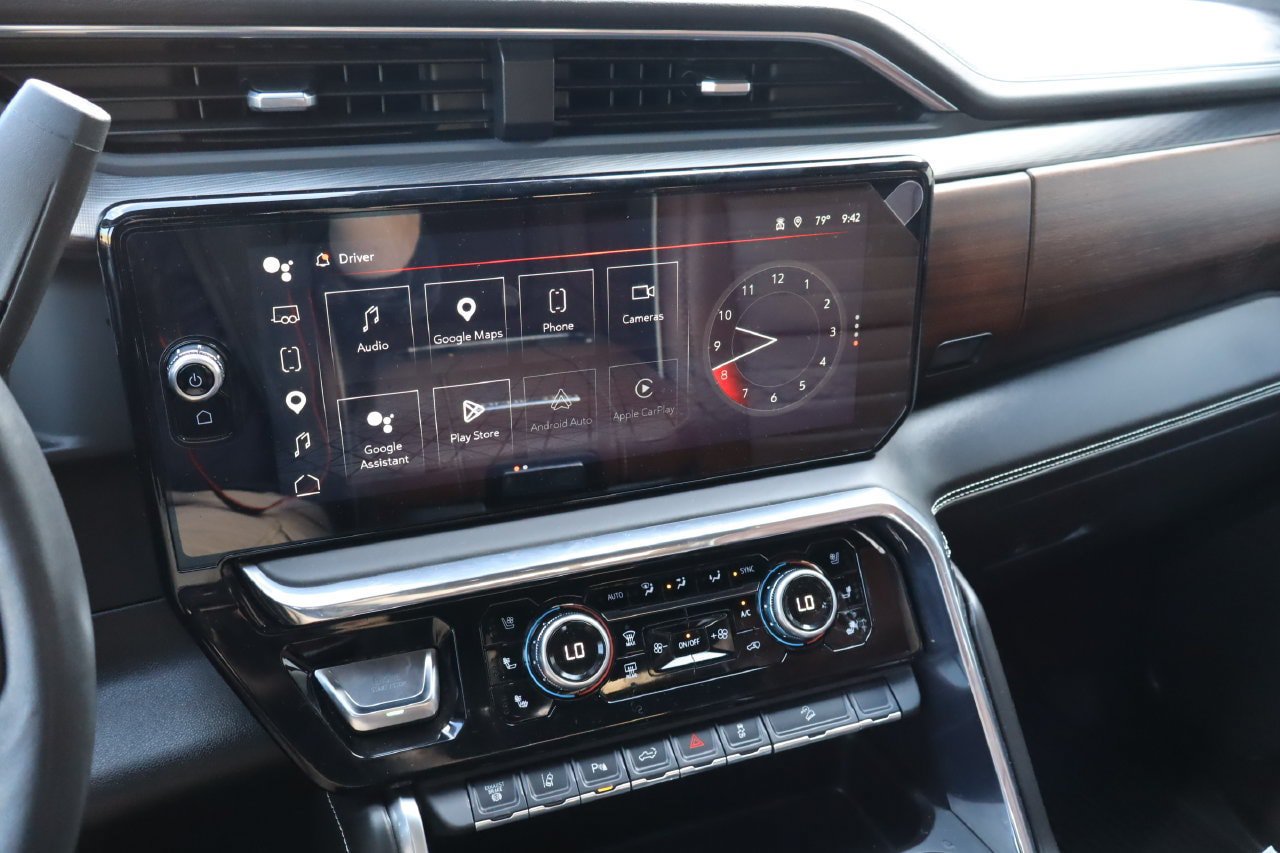 Used 2024 GMC Sierra 2500 Denali Ultimate AWD/4WD image 7