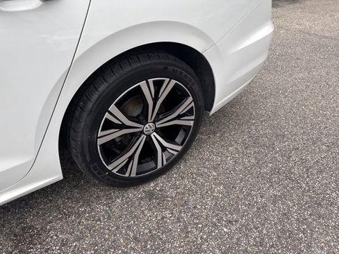 Used 2021 Volkswagen Passat 2.0T SE image 38