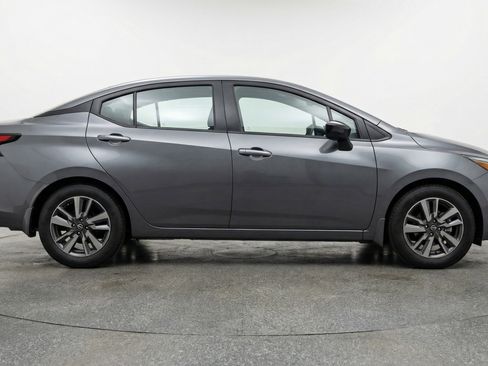 Used 2025 Nissan Versa SV image 11