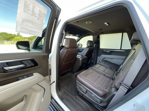 Used 2026 Chevrolet Tahoe LS RWD image 23