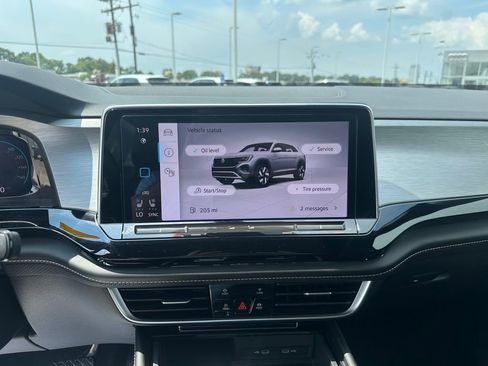 Used 2024 Volkswagen Atlas Cross Sport SE image 14