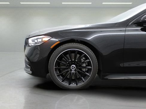 Used 2025 Mercedes-Benz S 580 4MATIC Sedan image 9