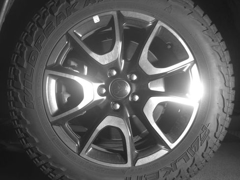Used 2025 Jeep Compass Trailhawk AWD/4WD image 12