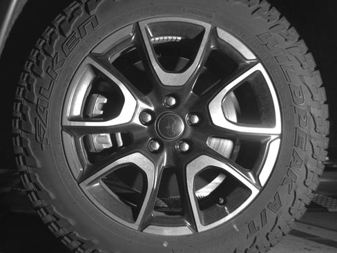 Used 2025 Jeep Compass Trailhawk AWD/4WD image 9