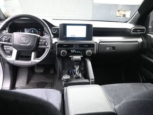 Used 2025 Toyota 4Runner SR5 AWD/4WD image 9