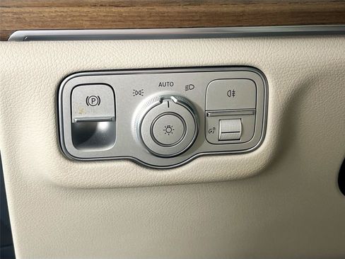 Certified 2024 Mercedes-Benz GLE 450 4MATIC image 11
