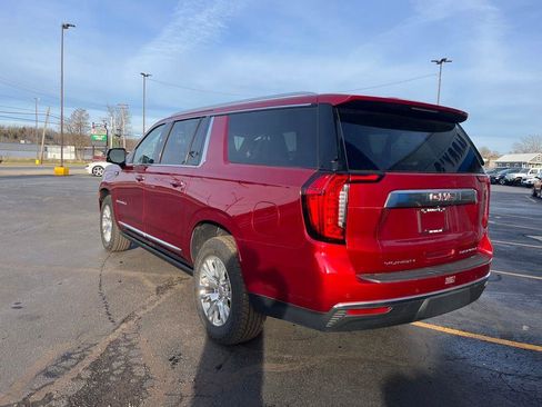 Used 2023 GMC Yukon XL Denali image 3