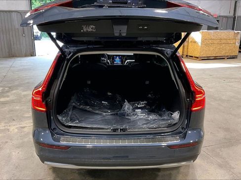 New 2026 Volvo V60 B5 Cross Country Ultra w/ Protection Package Premier AWD/4WD image 9