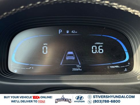 Certified 2023 Hyundai Venue SEL w/ Cargo Package image 28