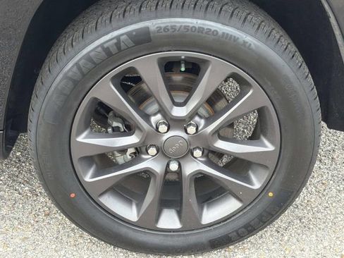 Used 2019 Jeep Grand Cherokee High Altitude RWD image 16