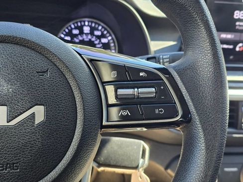 Used 2022 Kia Forte LXS FWD image 15
