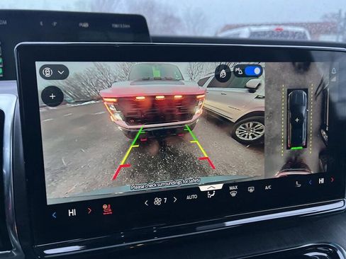 Used 2025 Ford Expedition Platinum w/ Platinum Ultimate Package image 7