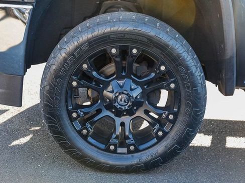 Used 2018 GMC Sierra 1500 SLT AWD/4WD image 11