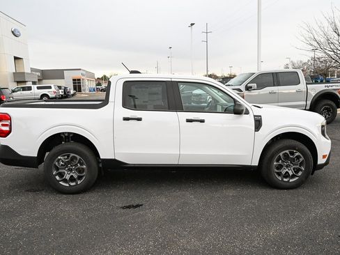 New 2025 Ford Maverick XLT image 3