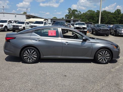 Certified 2023 Nissan Altima 2.5 SV FWD image 11