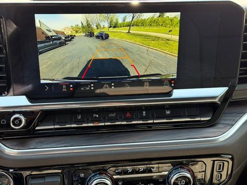 Used 2026 GMC Sierra 2500 SLT w/ SLT Premium Package image 21