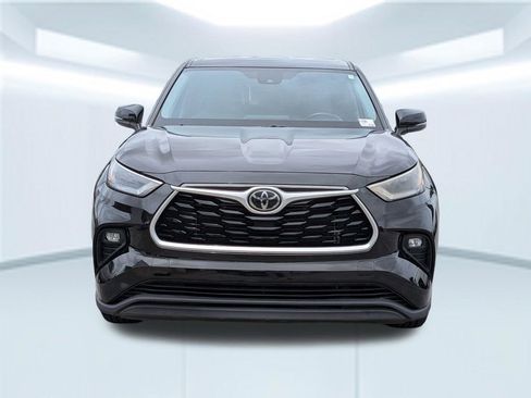 Used 2022 Toyota Highlander LE FWD image 10