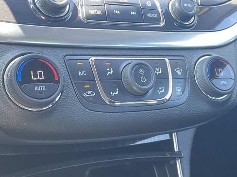 Used 2019 Chevrolet Impala LT FWD image 19