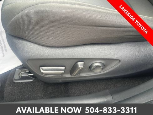 Used 2025 Toyota RAV4 XLE FWD image 27