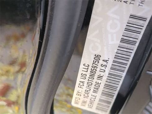 Used 2022 Jeep Grand Cherokee Overland w/ Adv Protech Group III image 38