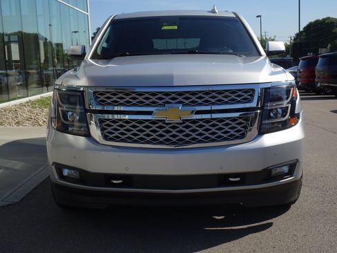 Used 2016 Chevrolet Suburban LT w/ LT Signature Package AWD/4WD image 7