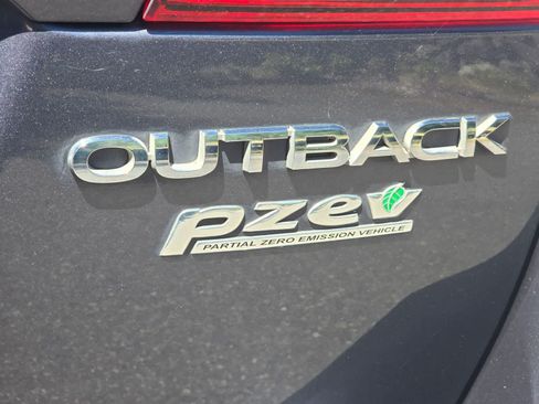 Used 2015 Subaru Outback 2.5i Limited AWD/4WD image 6