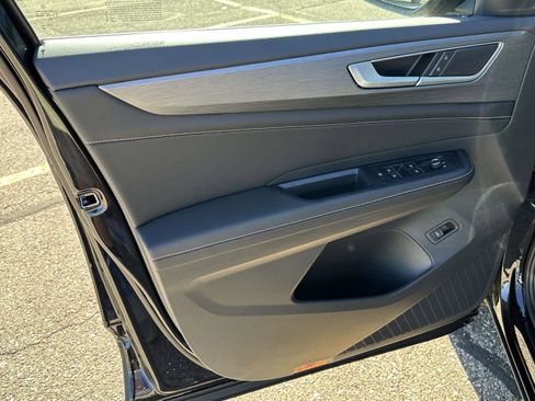 New 2026 Volkswagen Atlas Cross Sport SE image 15