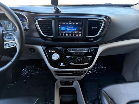 Used 2021 Chrysler Voyager Lxi FWD image 15