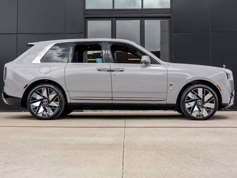 New 2026 Rolls-Royce Cullinan image 22