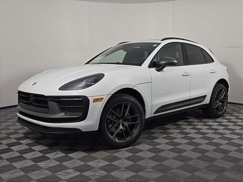 Certified 2025 Porsche Macan Turbo image 1