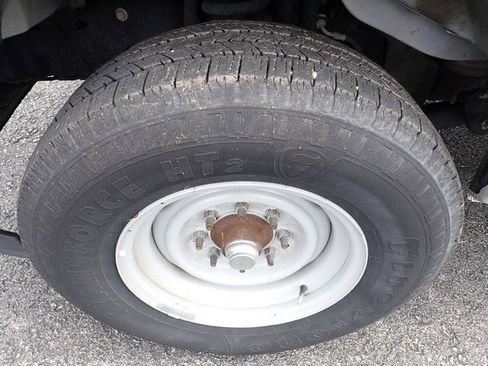 Used 2023 Ford E-350 and Econoline 350 Super Duty RWD image 11