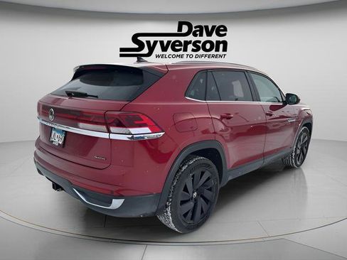 Used 2024 Volkswagen Atlas Cross Sport SE image 5