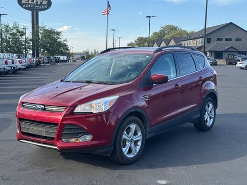 Used 2015 Ford Escape SE w/ Equipment Group 201A AWD/4WD image 3
