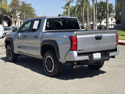 Used 2024 Toyota Tacoma TRD Off-Road AWD/4WD image 4