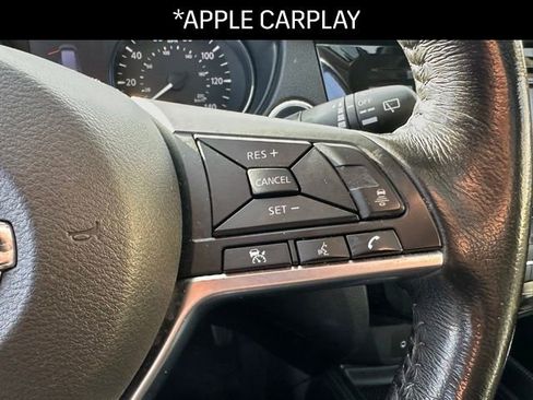 Used 2018 Nissan Rogue SL w/ Premium Package image 7