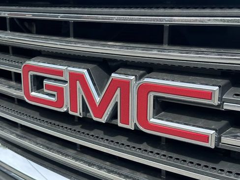 Used 2018 GMC Sierra 2500 SLT AWD/4WD image 9