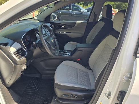 Used 2022 Chevrolet Equinox LS AWD/4WD image 11