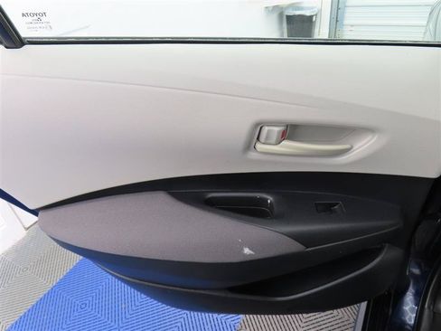 Used 2024 Toyota Corolla LE FWD image 25