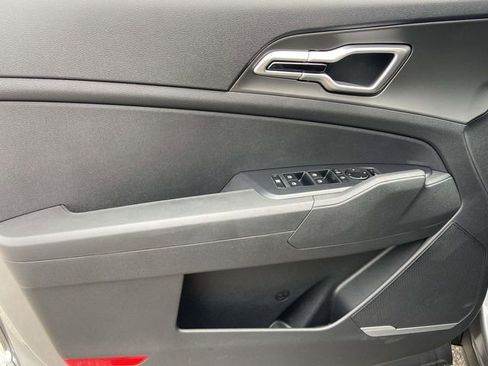 New 2026 Kia Sportage LX FWD image 11