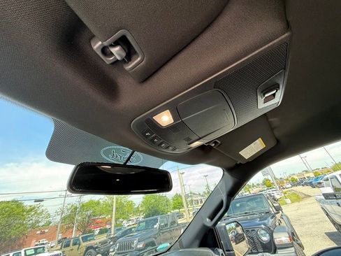 Used 2017 Ford F150 XLT w/ Equipment Group 302A Luxury AWD/4WD image 25