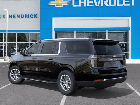New 2026 Chevrolet Suburban LT image 5