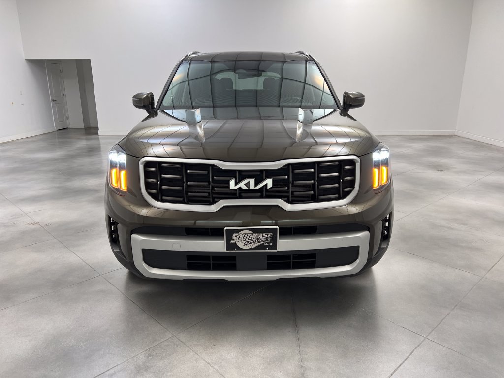 Used 2025 Kia Telluride S FWD image 3