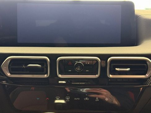 New 2026 Nissan Sentra SR w/ Floor Mat Package FWD image 24