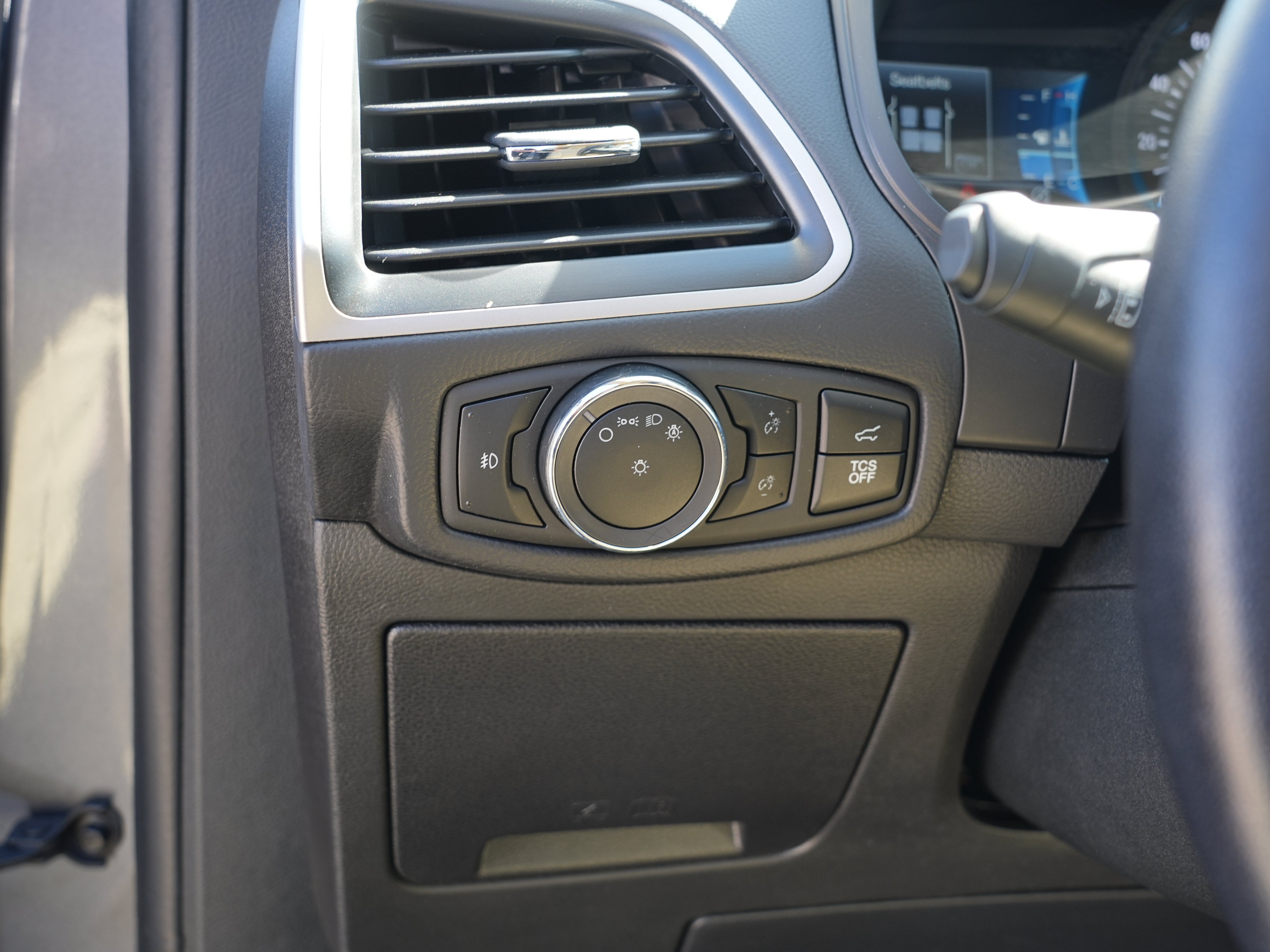 Used 2023 Ford Edge SEL w/ Convenience Package AWD/4WD image 19