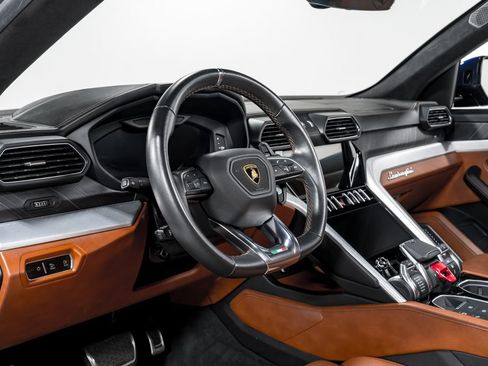 Used 2021 Lamborghini Urus AWD/4WD image 13