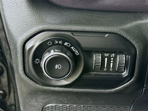 Used 2020 Jeep Wrangler Unlimited Sport image 18