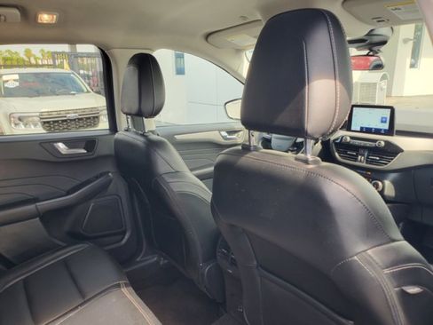 Certified 2022 Ford Escape SEL FWD image 30