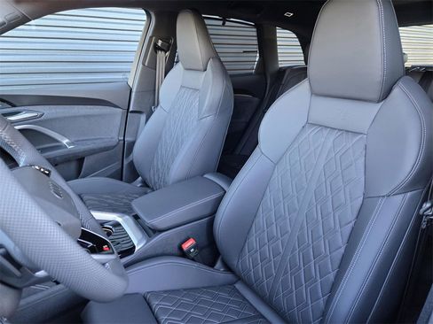 New 2025 Audi SQ5 Premium Plus image 19
