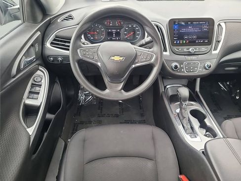 Used 2024 Chevrolet Malibu LT image 17