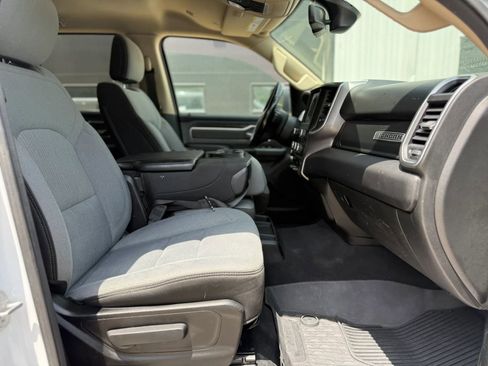 Used 2019 RAM 1500 Big Horn AWD/4WD image 9